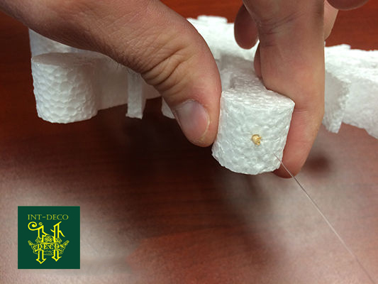 Снежинки из пенопласта